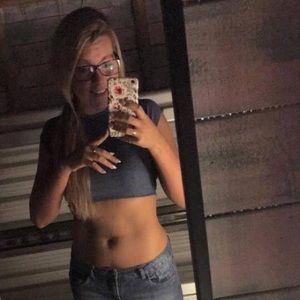 Meet your Posher, Roxanne